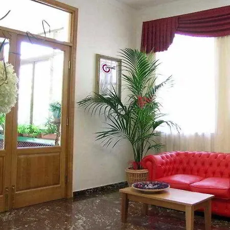 Franchi فندق